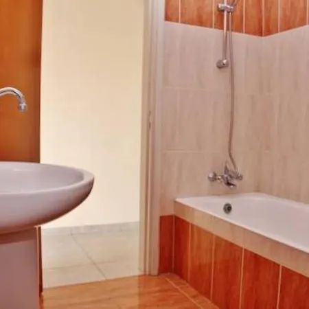 公寓 Diana Townhouse 2 *