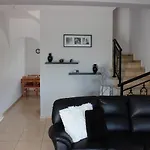 Apartament Diana Townhouse 2 *